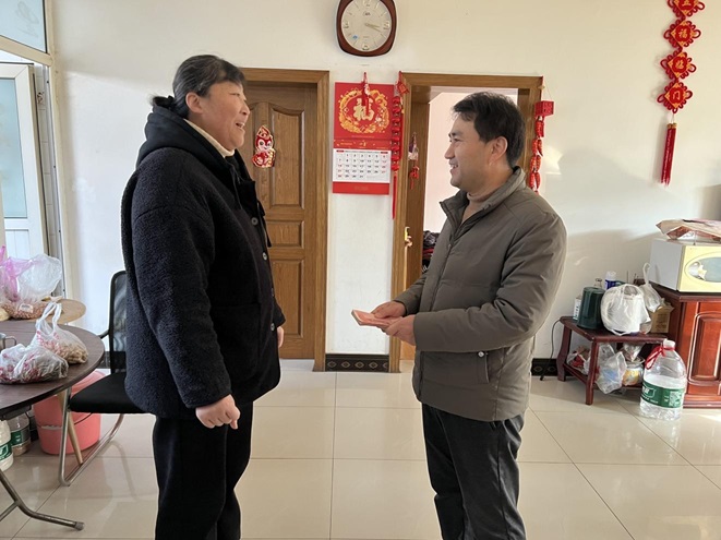 開展困難職工慰問(wèn)活動(dòng)
